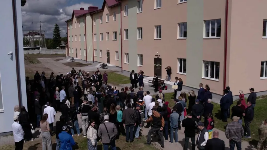 В Анатевці відкрили дім для постраждалих від війни родин та вшанували пам’ять Героїв