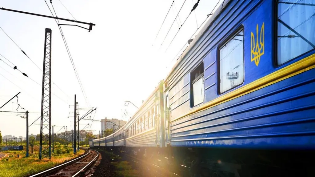 Через обстріли на Кіровоградщині затримуються потяги: які рейси постраждали