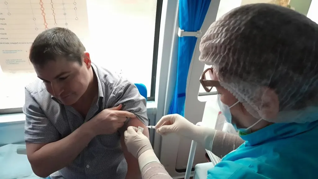 У Кропивницькому провели виїзну акцію: працювали вакцинальний автобус і мобільна лабораторія