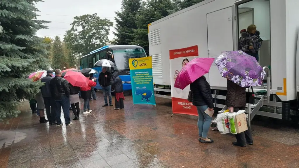 У Кропивницькому провели виїзну акцію: працювали вакцинальний автобус і мобільна лабораторія