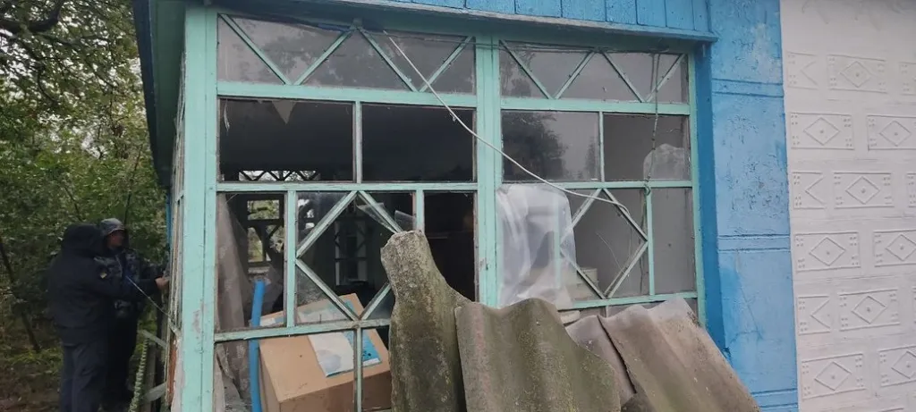 На Кіровоградщині уламки “Шахеда” пошкодили 16 будинків: у Благовіщенській громаді ліквідовують наслідки атаки