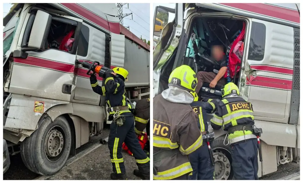 В Олександрії зіткнулися дві вантажівки: одного з водіїв госпіталізували