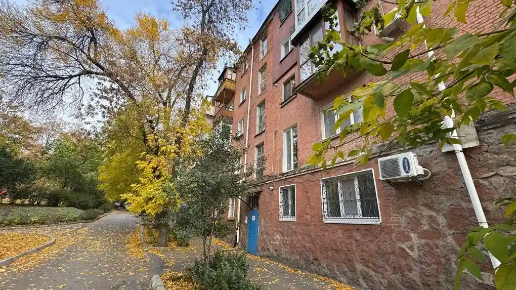 На Кіровоградщині готуються до зими: закуповують дрова, заправляють генератори та чекають лімітів газу