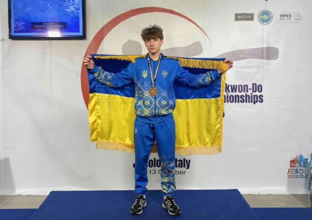Кропивницький спортсмен Єгор Бугаєнко став чемпіоном світу з таеквон-до ІТФ