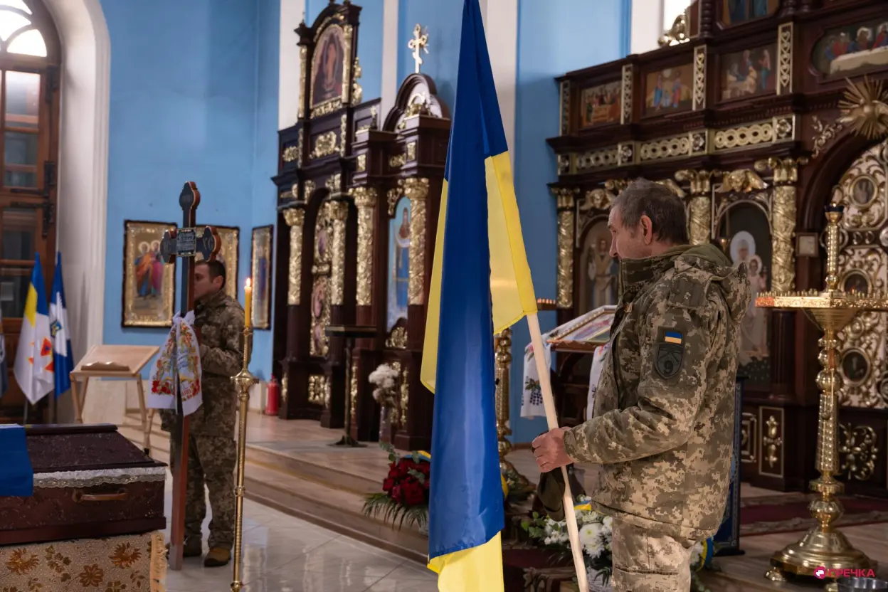 У Кропивницькому вперше провели прощання з полеглим воїном у гарнізонному храмі