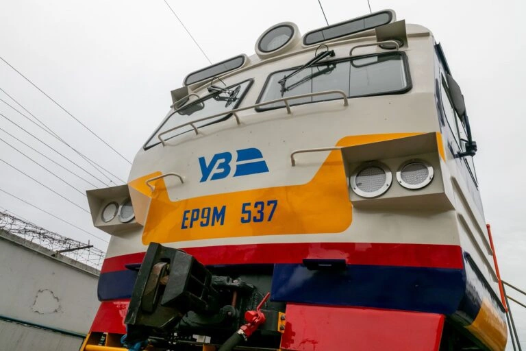 Зміни на маршрутах потягів через обстріли залізничної інфраструктури