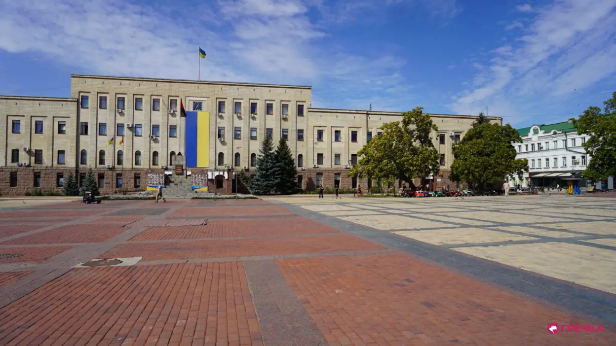 У Кропивницькому розширено безбар’єрні маршрути: реконструкція площі та набережної