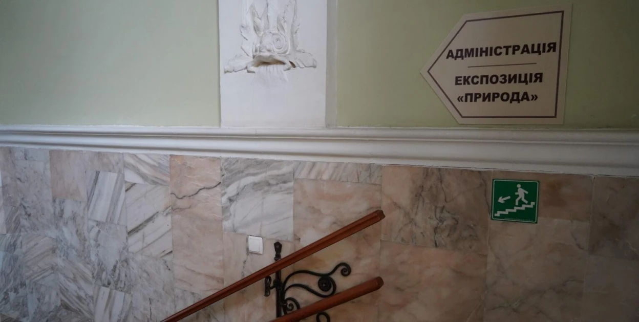 У Кропивницькому музей отримав новий крісельний підйомник для доступності