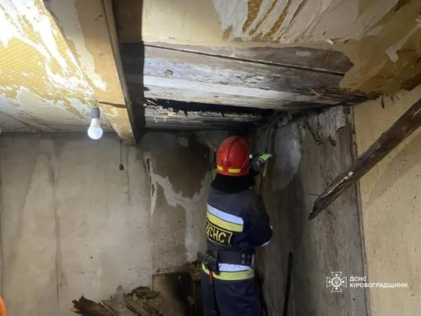 На Кіровоградщині рятувальники ліквідували дві пожежі у житловому секторі