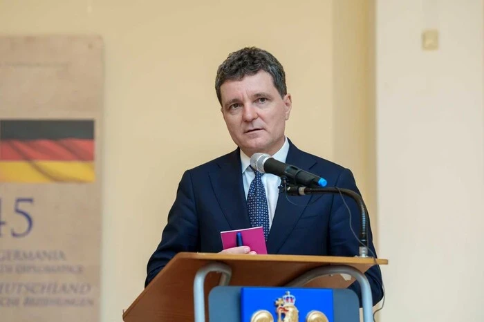 Румунський президент назвав випадковістю проліт російських дронів