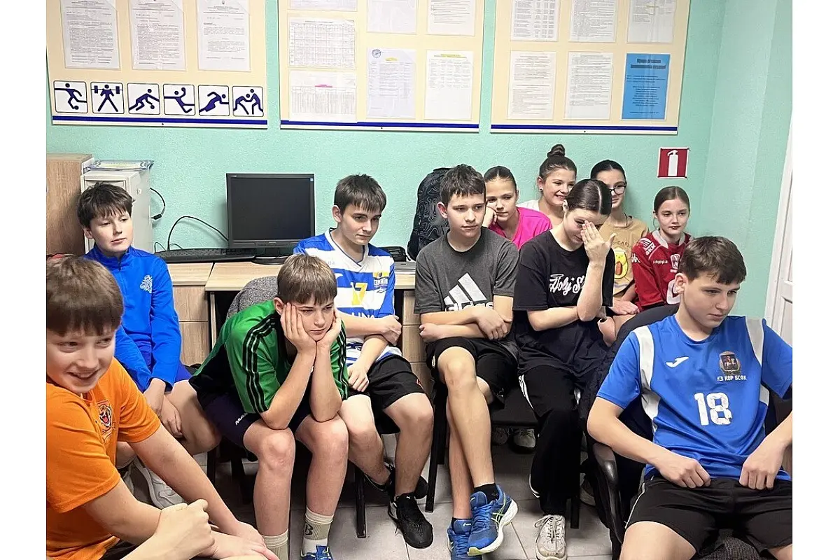 У Кропивницькому спорт поєднали з емпатією: юним гандболістам провели ціннісний тренінг