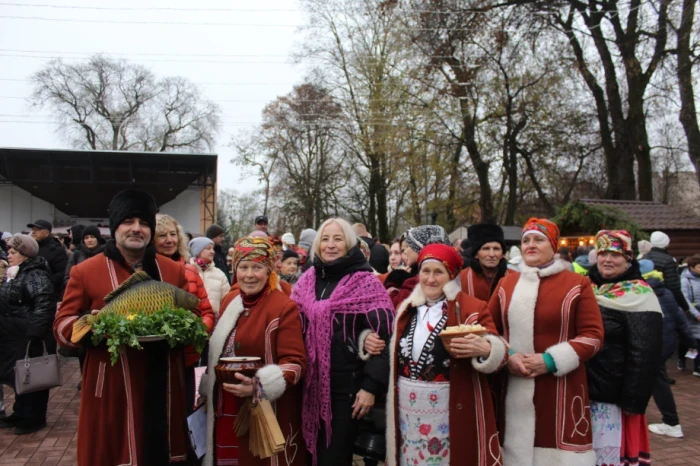 Рівне зліпило перемогу разом: як фестиваль вареників перетворив парк Шевченка на центр єднання