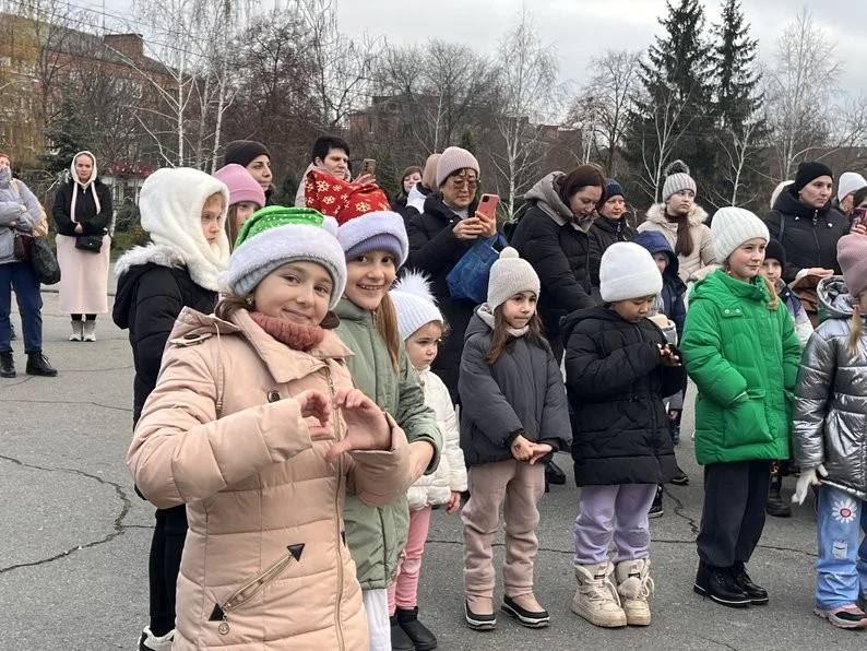 Мандрівна зимова резиденція “Дивобус” принесла свято дітям Олександрійської громади