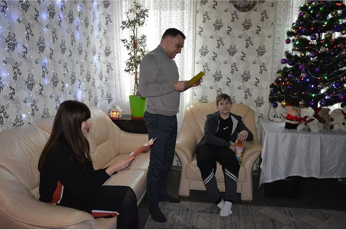 Різдвяна радість у домі Дудкіних: нові подарунки та теплі зустрічі