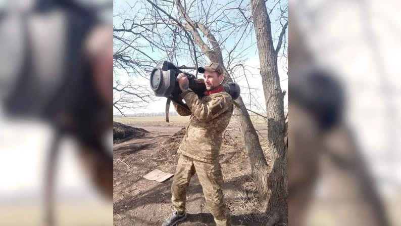 Ялинкові іграшки на фронт: майстриня з Кропивницького підтримує ЗСУ творчістю
