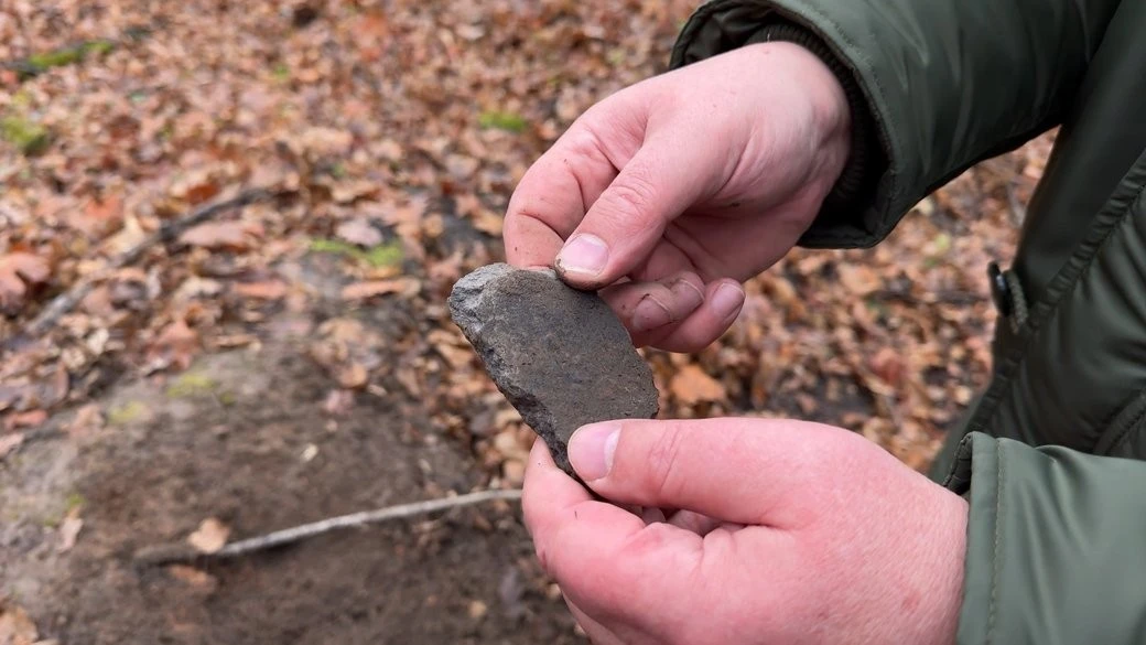 На Хмельниччині відкопали сліди давньоруського городища з унікальним тризубом