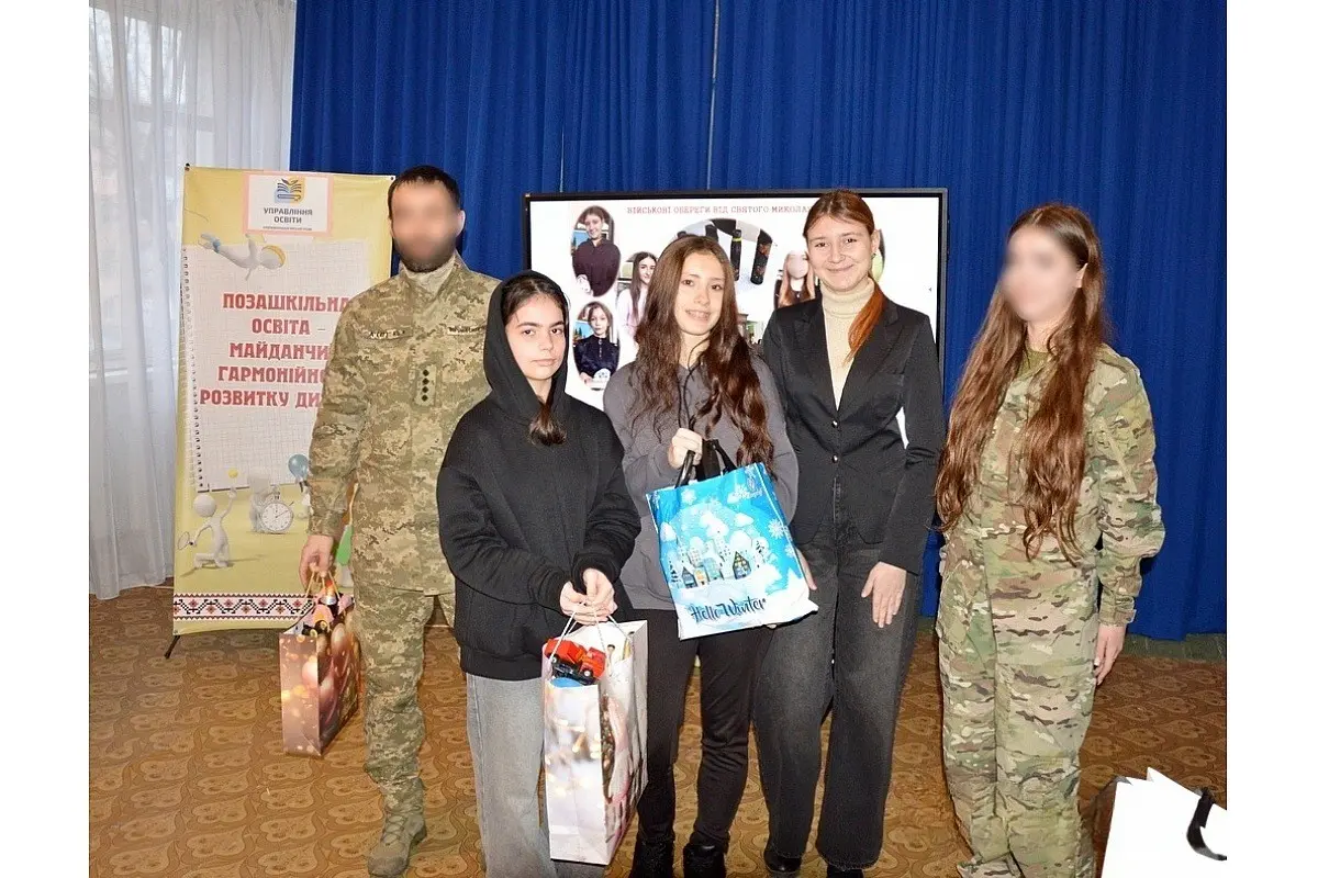 Юні патріоти Кропивницького передали військовим кошти з мистецького аукціону