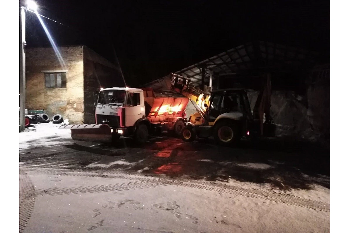 Кропивницький прокидається чистим: комунальні служби працюють на вулицях