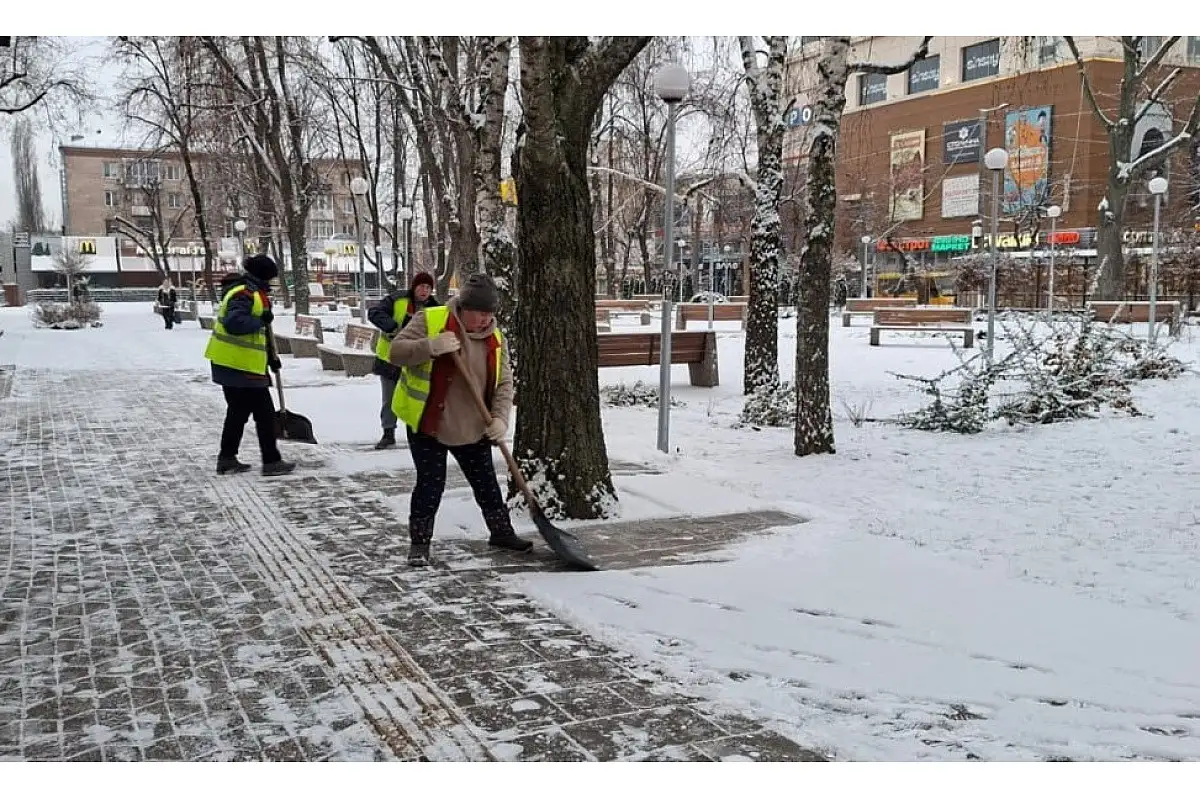 Кропивницький прокидається чистим: комунальні служби працюють на вулицях