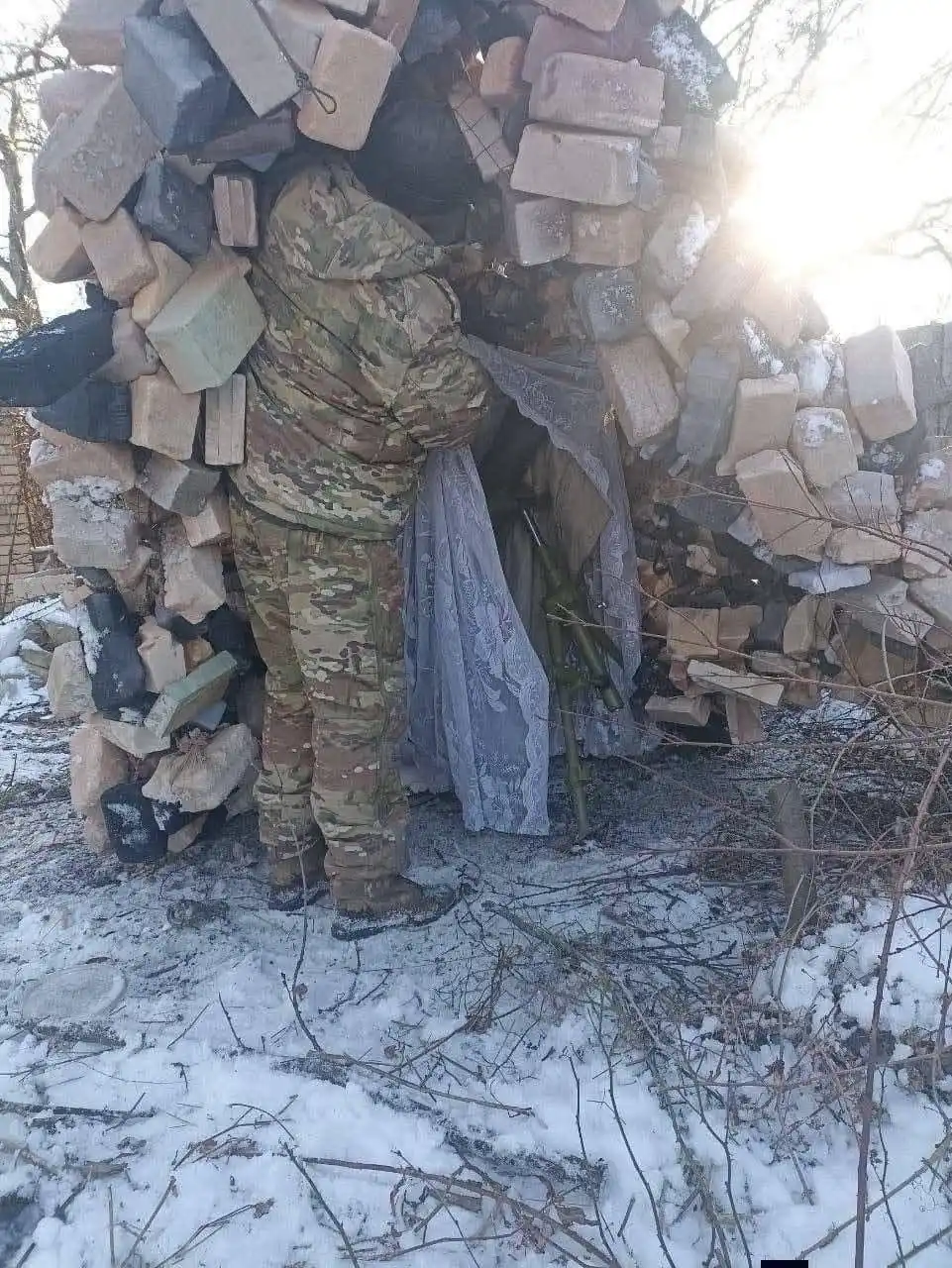 У Кропивницькому волонтери винайшли «цегляні» маскувальні сітки