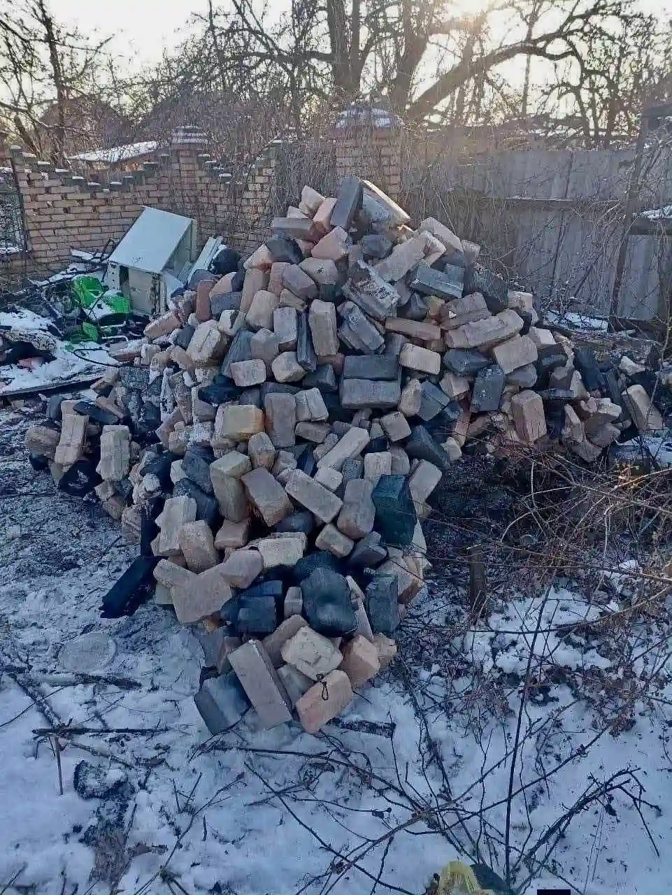 У Кропивницькому волонтери винайшли «цегляні» маскувальні сітки