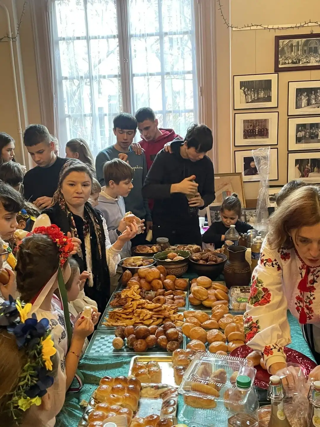 Париж зустрів першу «Розколяду»: як українська громада Франції заснувала нову різдвяну традицію