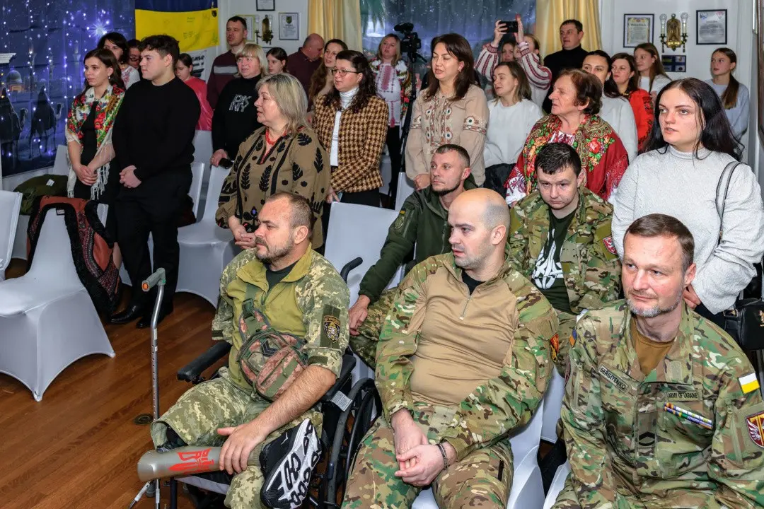 Дитяча коляда як зброя: у Філадельфії молодь зібрала тисячі доларів для українських воїнів