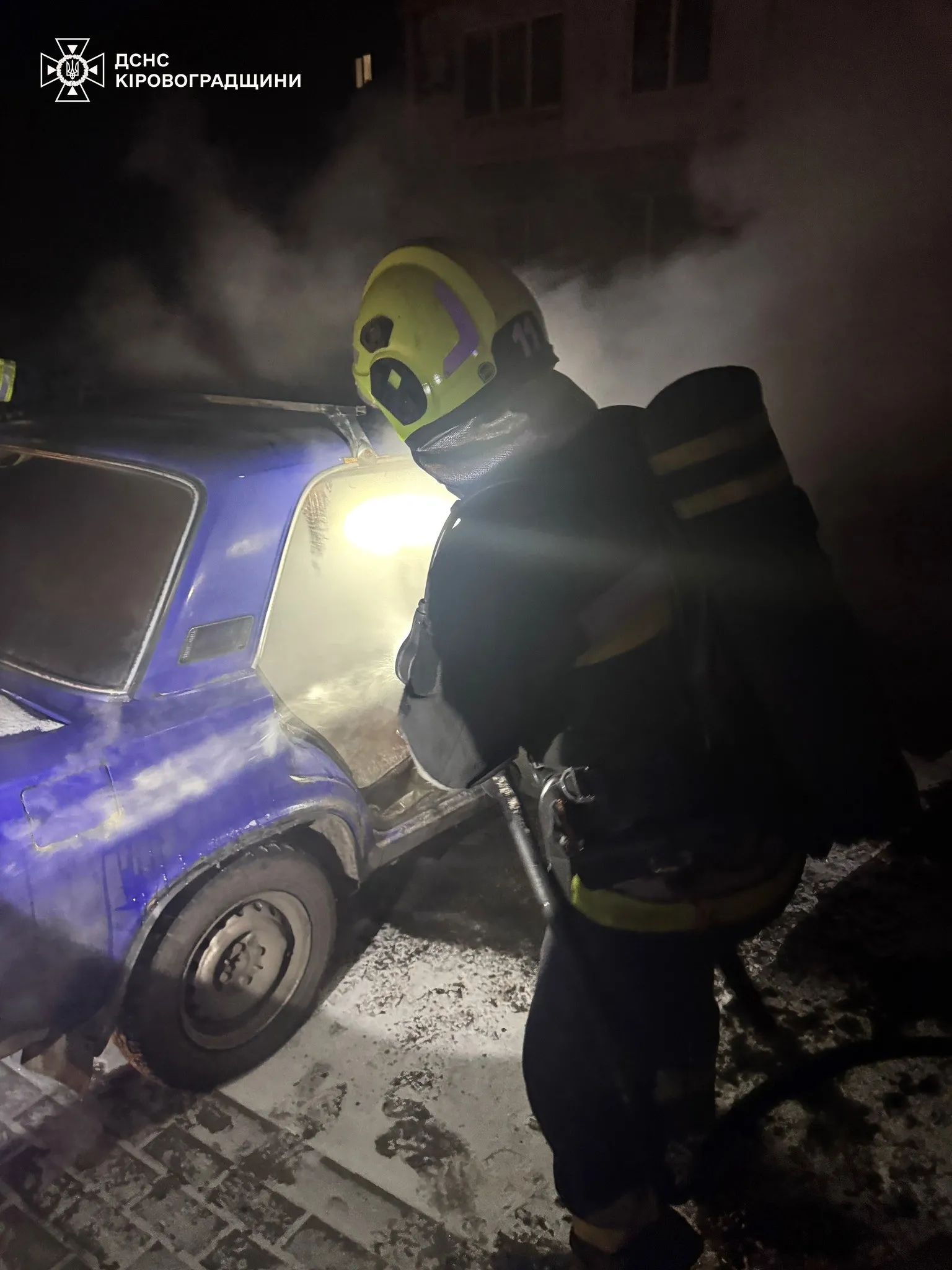 Нічна варта на Кіровоградщині: рятувальники гасили житловий будинок та автівку