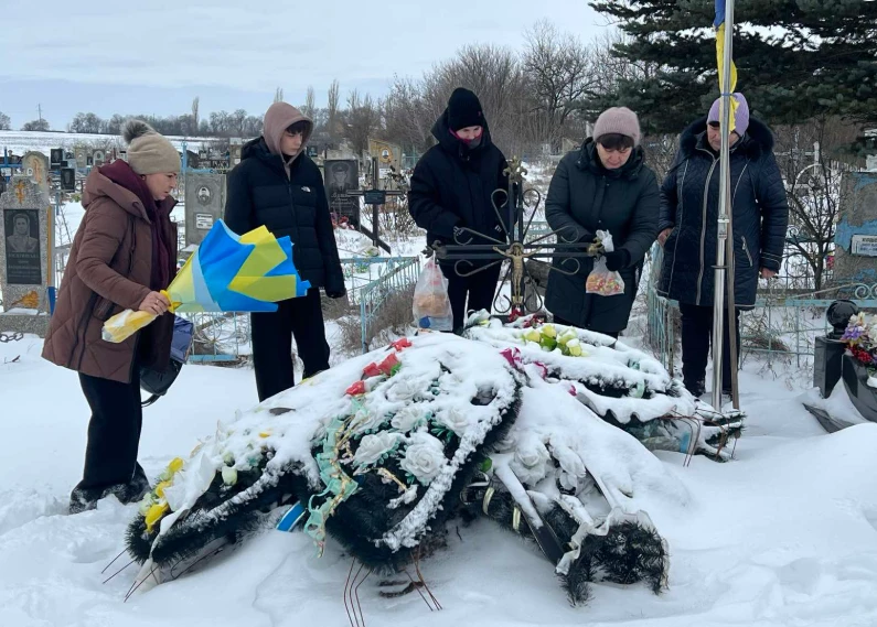 Орден за мужність: на Кіровоградщині вшанували пам’ять полеглого захисника Дмитра Петрова
