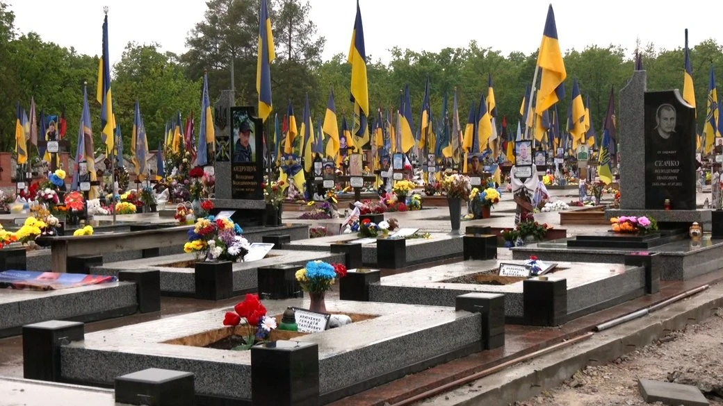 Кропивницький затвердив нову вартість безоплатного поховання захисників України