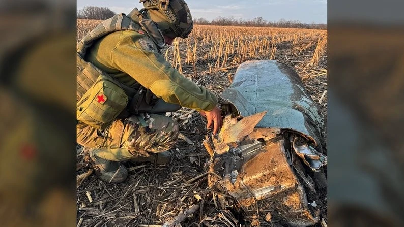 Майже тонна вибухівки у полі: на Кіровоградщині знешкодили бойове спорядження ворожої ракети