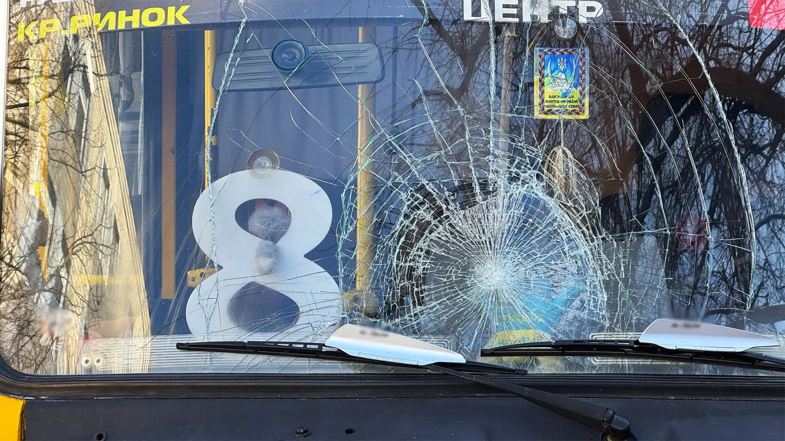 ДТП на перехресті у Кропивницькому: 19-річний велосипедист потрапив до лікарні