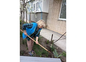 Громада в дії: як мешканці кропивницького гуртожитку перетворили прилеглу територію