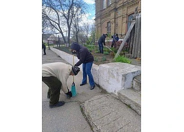 Громада в дії: як мешканці кропивницького гуртожитку перетворили прилеглу територію