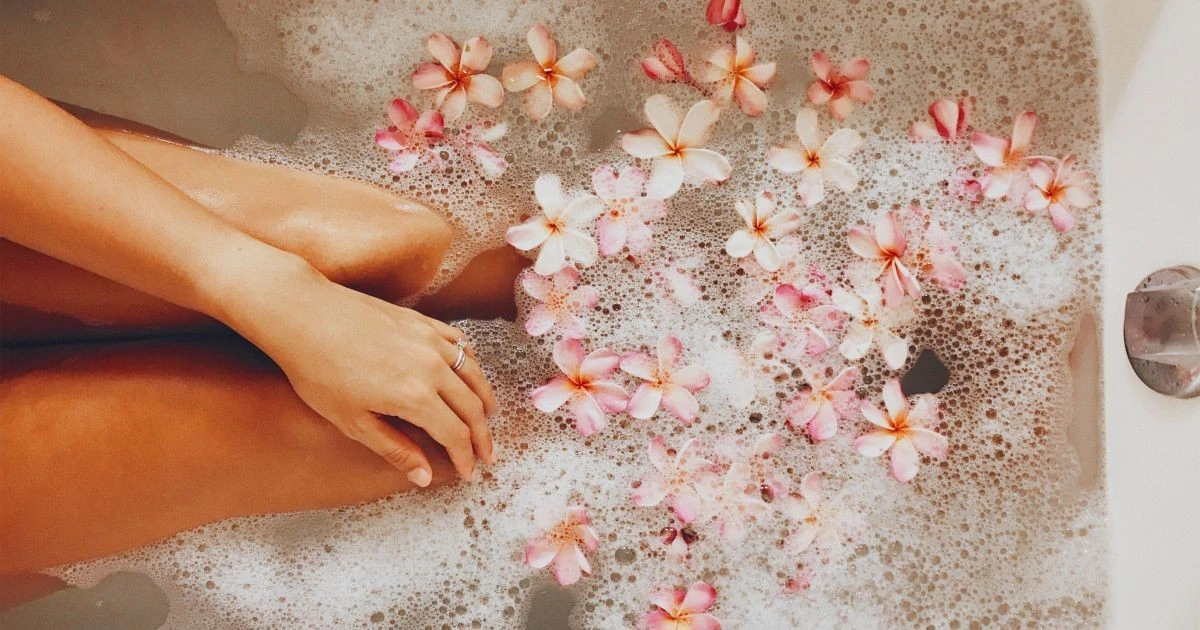 Замість кросівок – гаряча вода: як вечірнє купання впливає на метаболізм