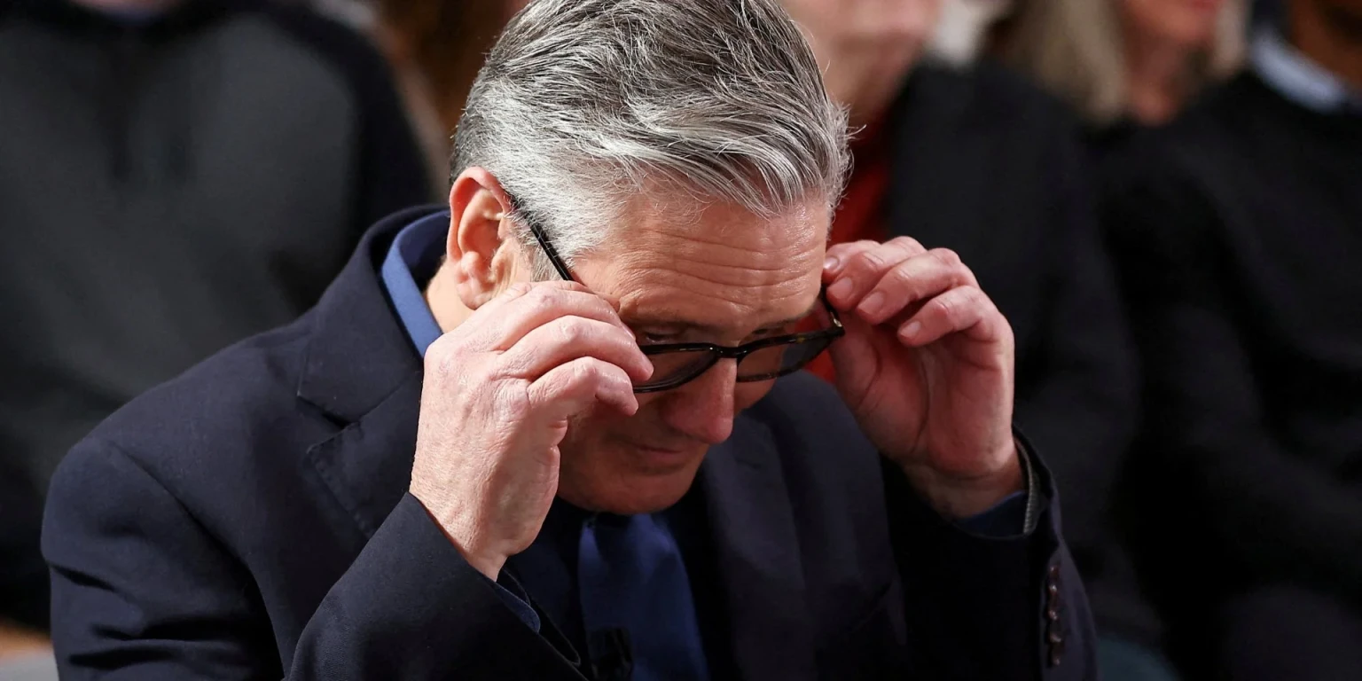Політичний шторм у Лондоні: Кір Стармер відкидає заклики до звільнення
