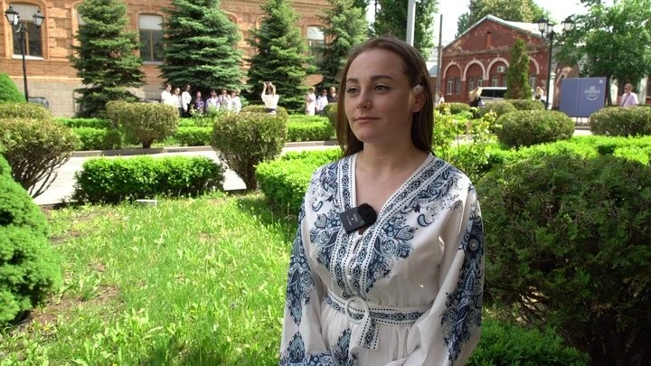Жива карта з ниток: як у Кропивницькому відзначили День вишиванки