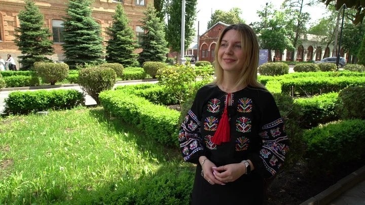 Жива карта з ниток: як у Кропивницькому відзначили День вишиванки