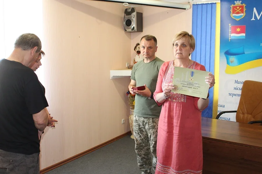 Мати полеглого воїна з Кіровоградщини отримала посмертну відзнаку сина