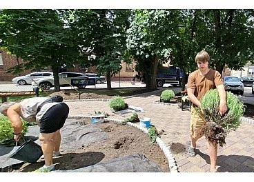 Оновлений ландшафтний дизайн у центрі Кропивницького