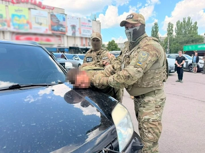 Хабар за уникнення мобілізації: на Кіровоградщині викрили командира ТЦК