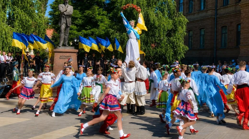 Вшанування головного Закону: у Кропивницькому відзначили День Конституції