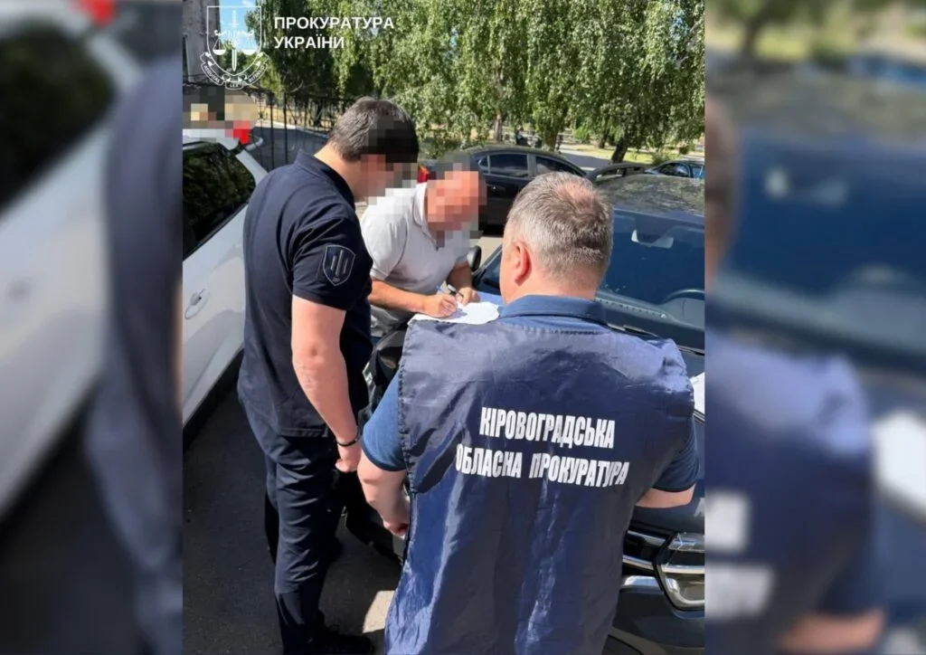 Податківця з Кіровоградщини запідозрили у збитках на мільйони гривень через бездіяльність