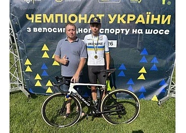 Золотий успіх кропивницького велогонщика на національній першості
